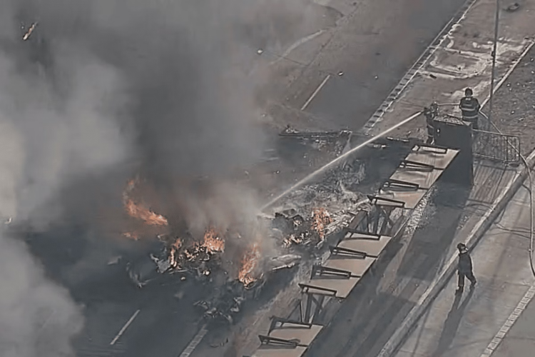 Avião Cai em São Paulo, na Barra Funda