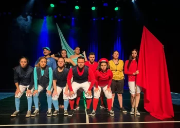 O projeto proporciona ao aluno a experiência de um processo de criação e montagem teatral que percorra todas as etapas de criação de um espetáculo. (Divulgação)