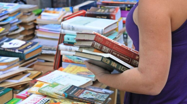 Troca de Livros da Biblioteca Municipal de Itapetininga (Reprodução Tvi)