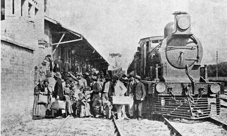 A mostra conta com imagens dos acervos do Museu da Imigração de São Paulo, da Biblioteca do Congresso dos Estados Unidos, do Instituto Moreira Salles e do museu Ellis Island, em Nova Jersey. (Divulgação)