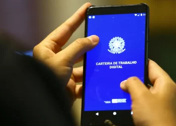 A Carteira de Trabalho Digital é uma ferramenta online que permite aos trabalhadores acompanhar a sua vida laboral. (AgÊncia Brasil)