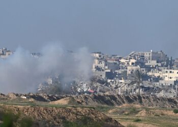 Israel ataca Gaza e põe fim ao cessar-fogo.