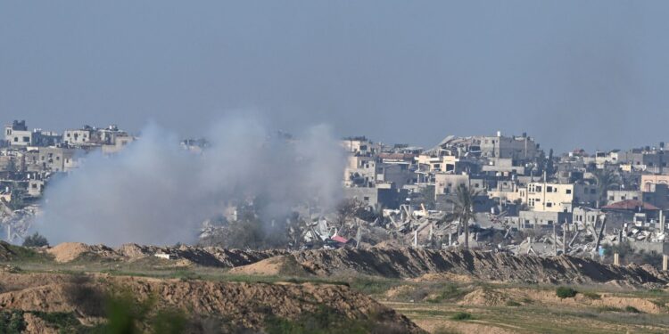 Israel ataca Gaza e põe fim ao cessar-fogo.