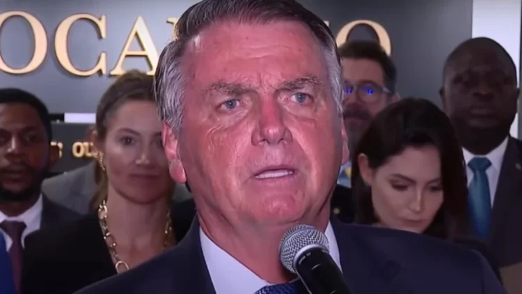 Por unanimidade, Bolsonaro e mais sete viram réus por planejar golpe de estado