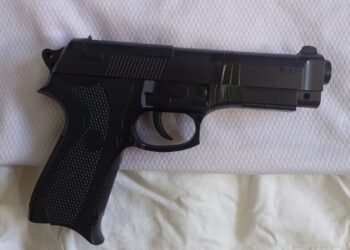 Na manhã desta segunda-feira (17), a Polícia Militar prendeu um homem foragido da Justiça durante patrulhamento nas proximidades do terminal rodoviário de Itapetininga.