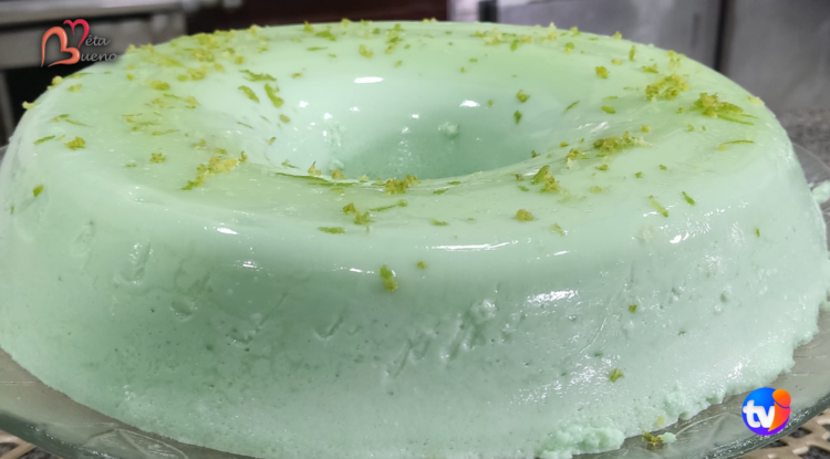 A presidente da Associação Comercial de Itapetininga (ACI), Jaqueline Venâncio, ensinou a preparar uma sobremesa no programa Pratos & Papos (01)