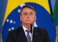 Bolsonaro é internado às pressas