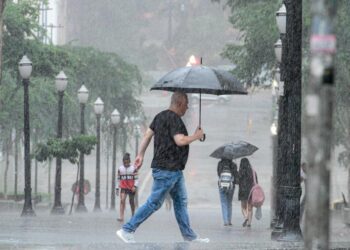 A mudança de temperatura está prevista para a cidade de Itapetininga, podendo causar uma forte frente fria, favorecendo a formação de chuvas na cidade, a partir de hoje (3) até sábado (5).