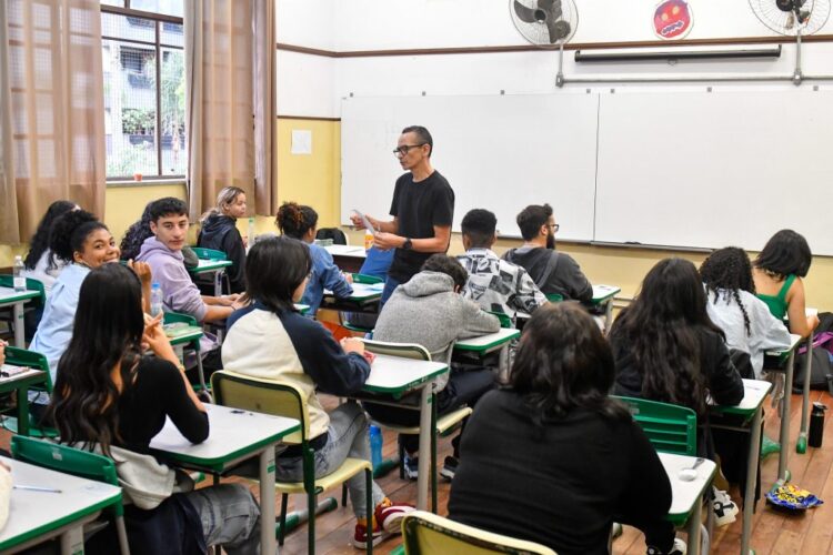 Caso a paralização não obedeça à determinação judicial, poderão arcar com uma pena de multa diária no valor de R$ 20 mil.