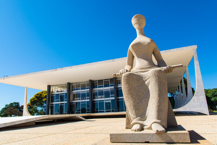 A Primeira Turma do Supremo Tribunal Federal (STF) iniciou nesta segunda-feira (22) o julgamento do chamado "núcleo 2", grupo denunciado pela Procuradoria-Geral da República (PGR) por envolvimento em uma suposta tentativa de golpe de Estado no fim de 2022