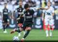 Corinthians vence clássico e afunda o Santos na zona de rebaixamento
