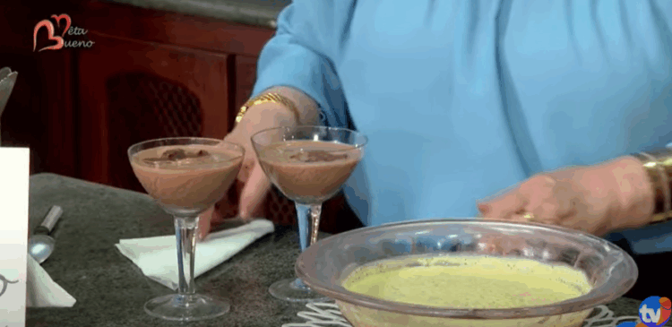 Receita de mousse fit de marcujá e chocolate.