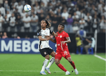 Corinthians empata em casa e se complica na Sul-americana