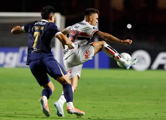 São Paulo vence Alianza Lima fora de casa e se aproxima das oitavas da Libertadores