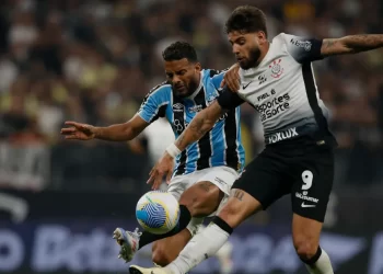 Corinthians visita Grêmio em busca de uma vitória
