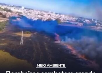 Bombeiros combatem grande queimada em Itapetininga