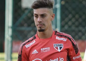 São Paulo acerta retorno de Emiliano Rigoni enquanto aguarda definição de Marcos Leonardo
