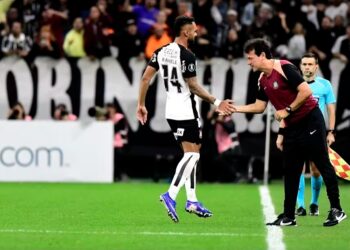 Corinthians vence o Santa Fé e se isola na liderança da Libertadores